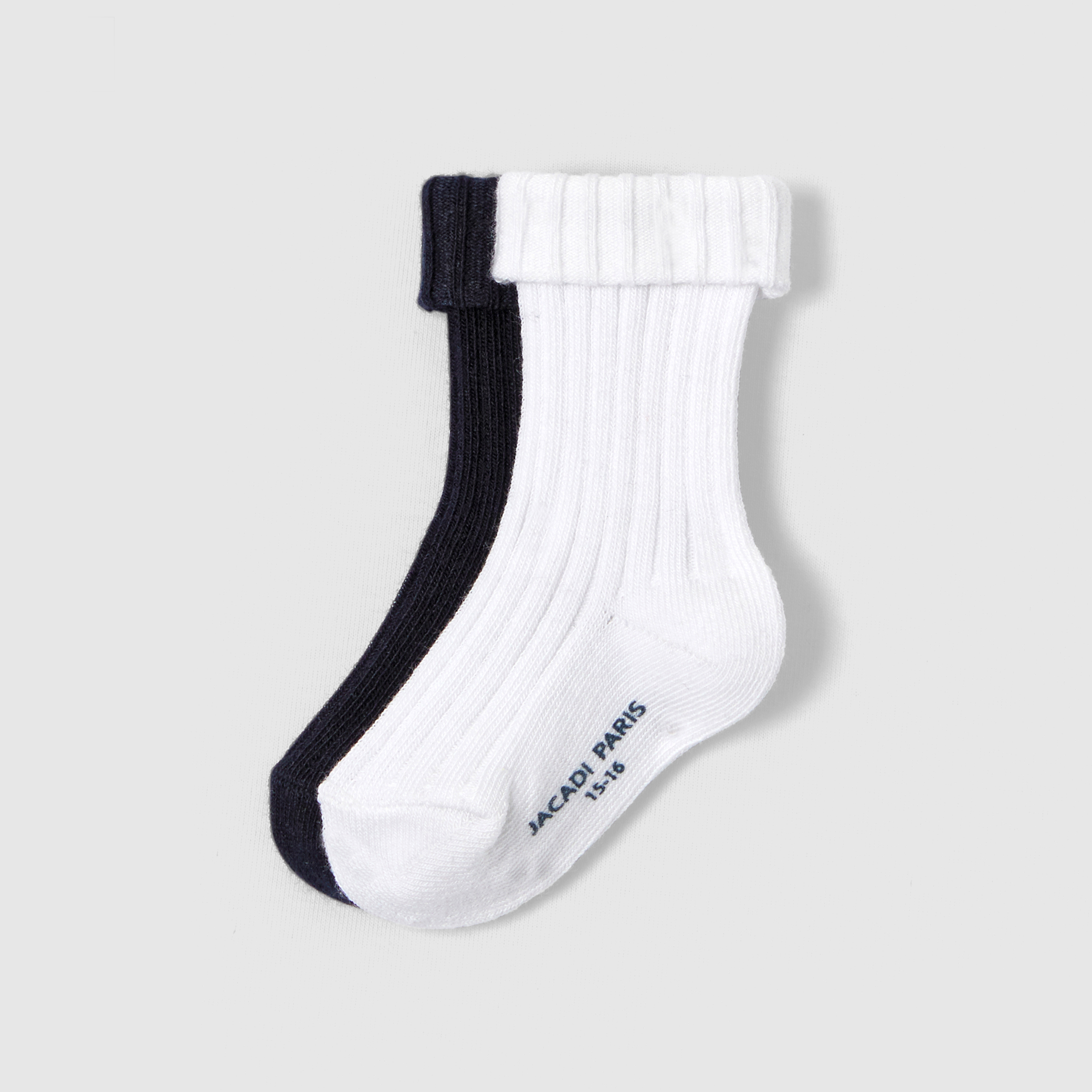 Primii lui pantofi sport
